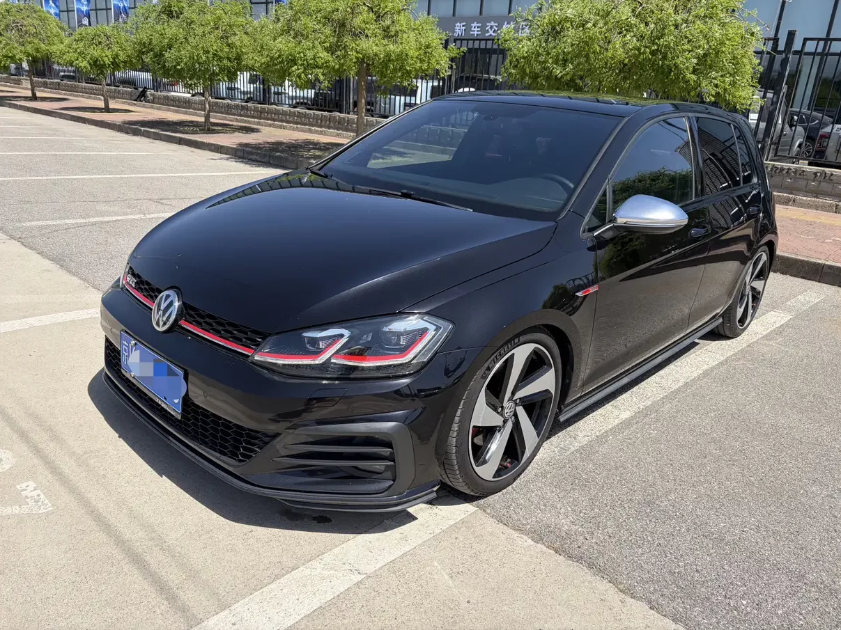 Volkswagen Golf GTI