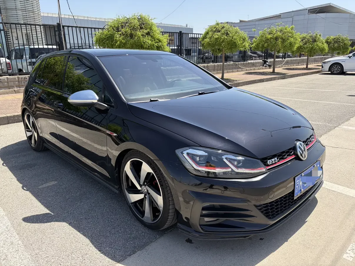 Volkswagen Golf GTI