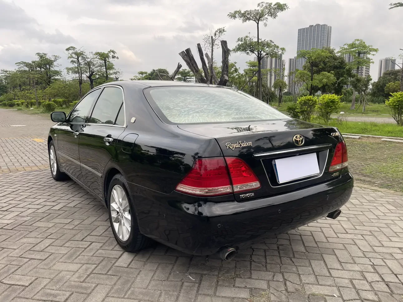 Toyota crown