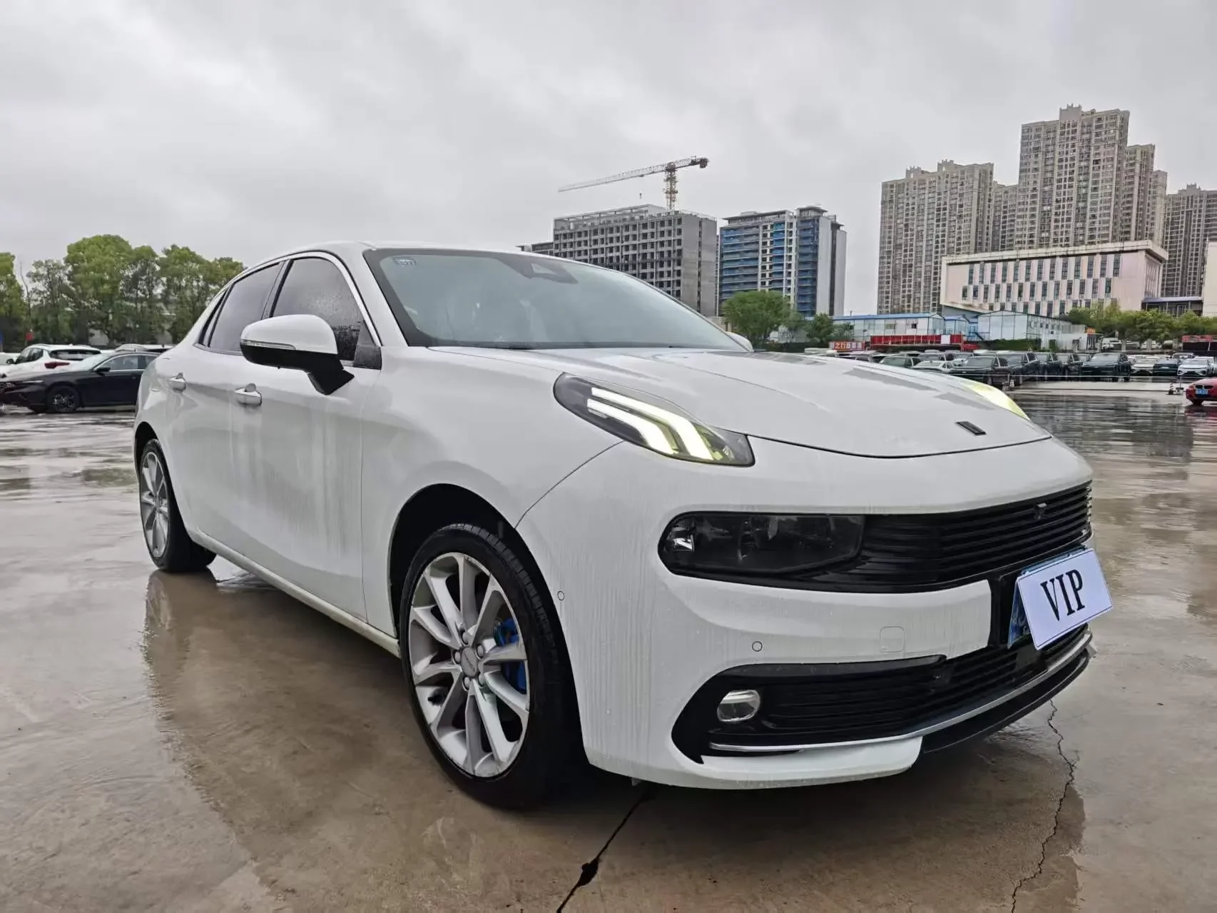 Lynk & Co 03