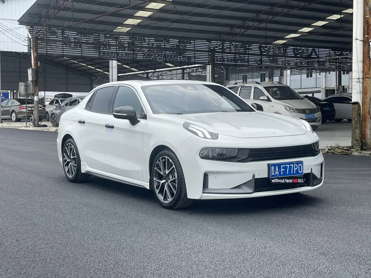 Lynk & Co 03
