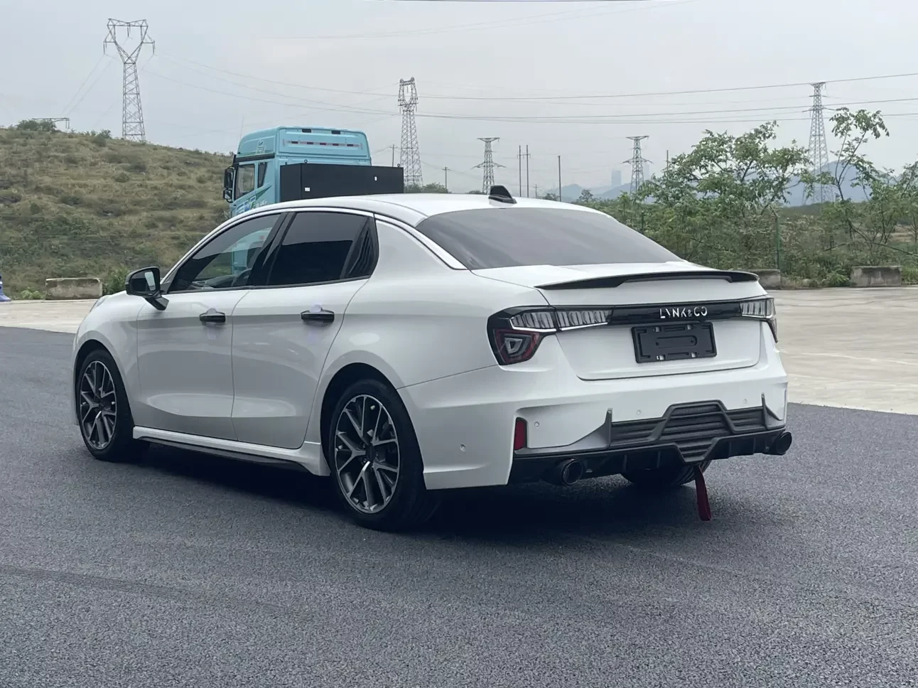 Lynk & Co 03