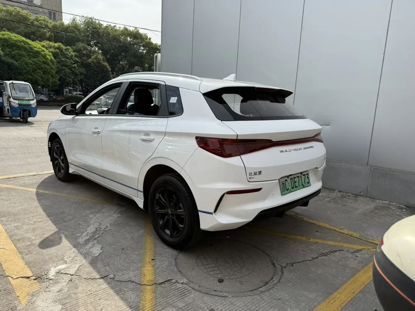 BYD e2