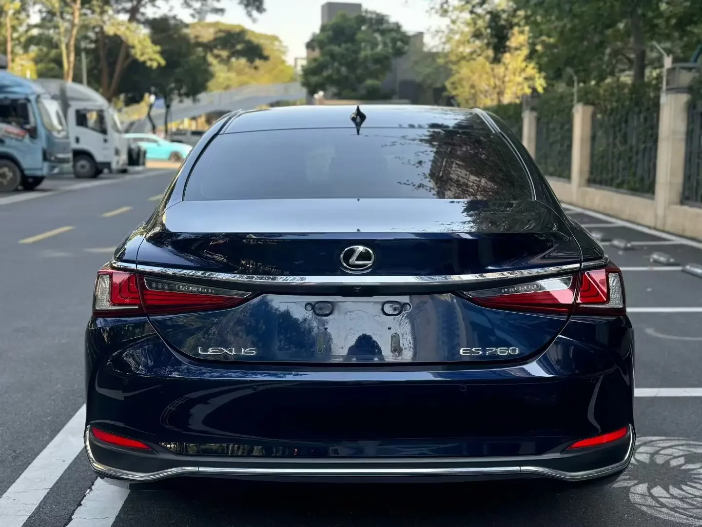 Lexus ES