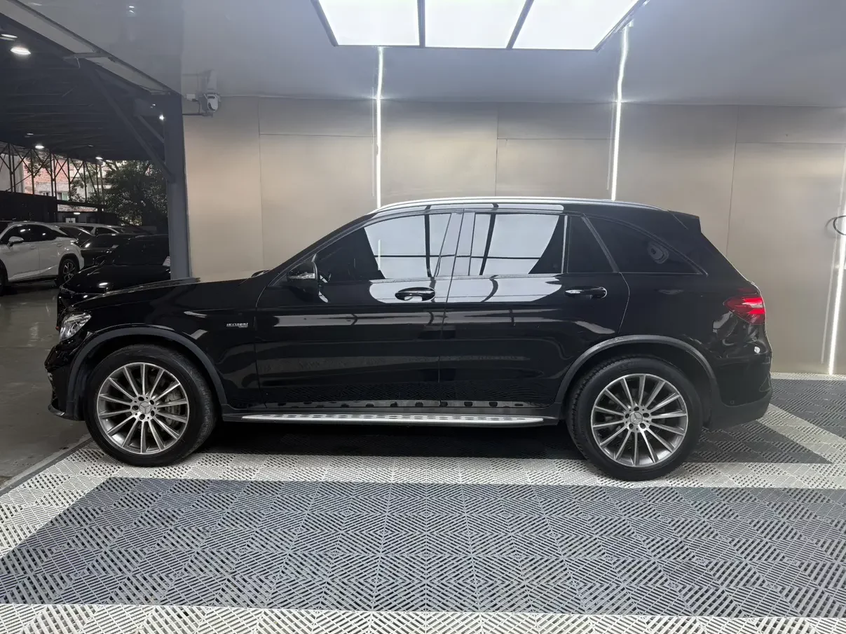 Mercedes-Benz GLC AMG