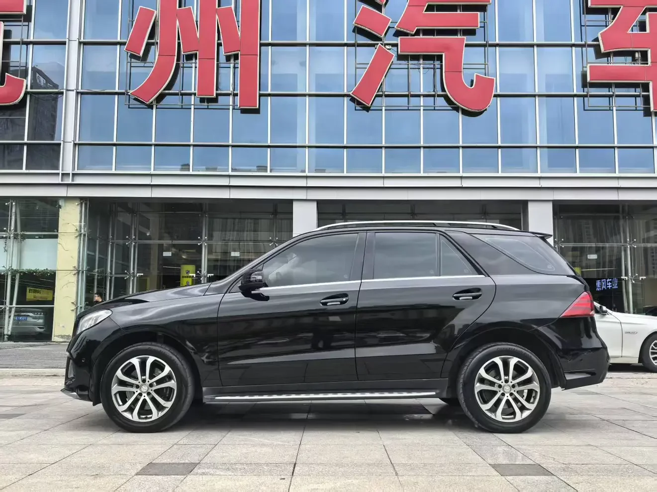 Mercedes-Benz GLE (Imported)