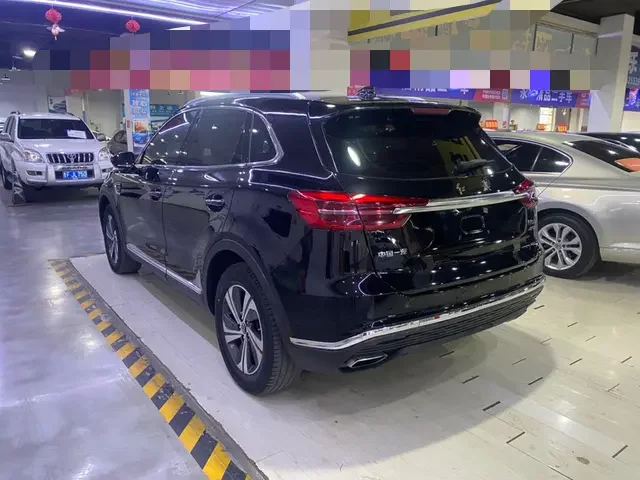 Hongqi HS5