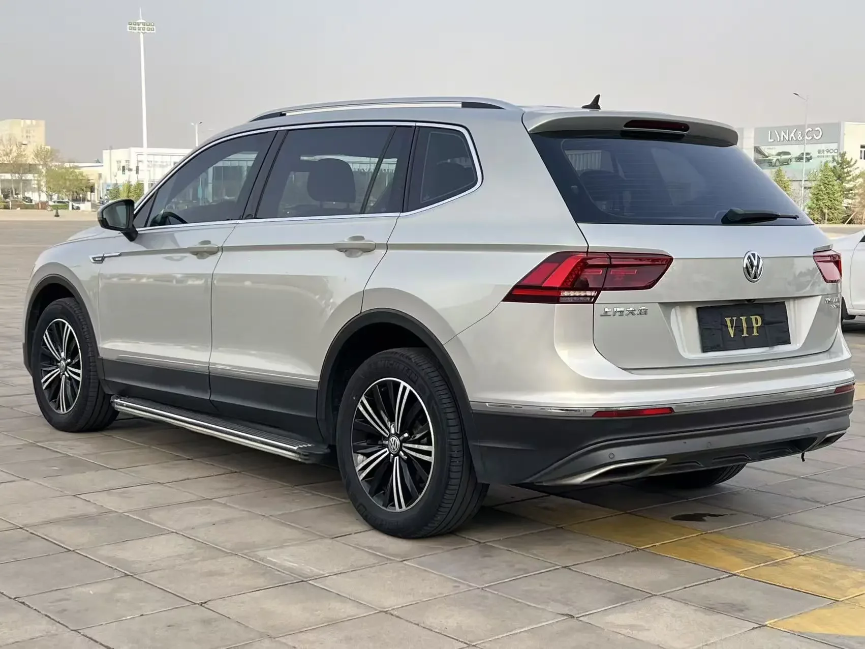 Volkswagen Tiguan L