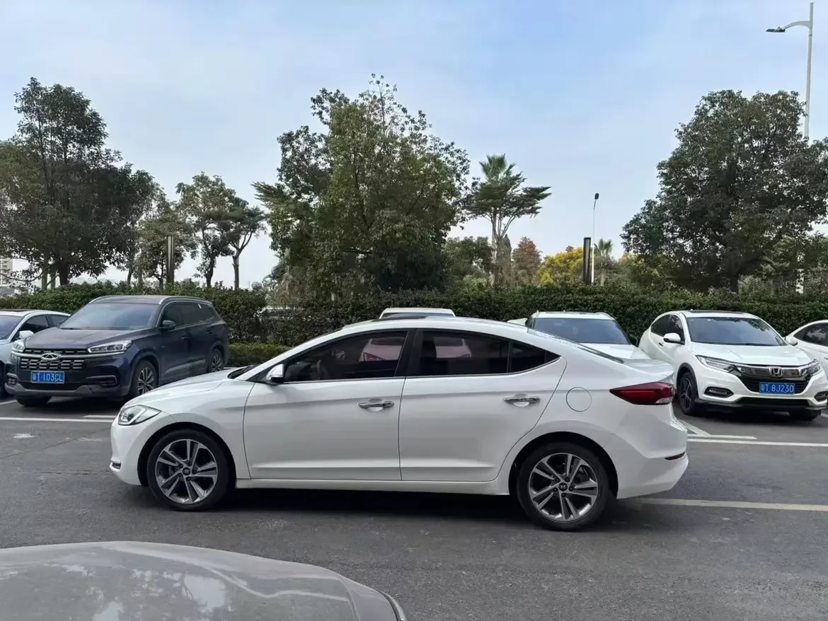 Hyundai lead