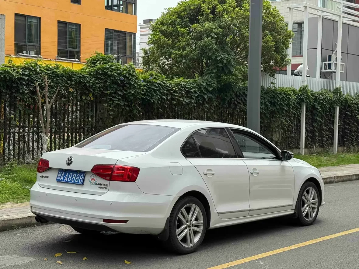 Volkswagen Sagitar