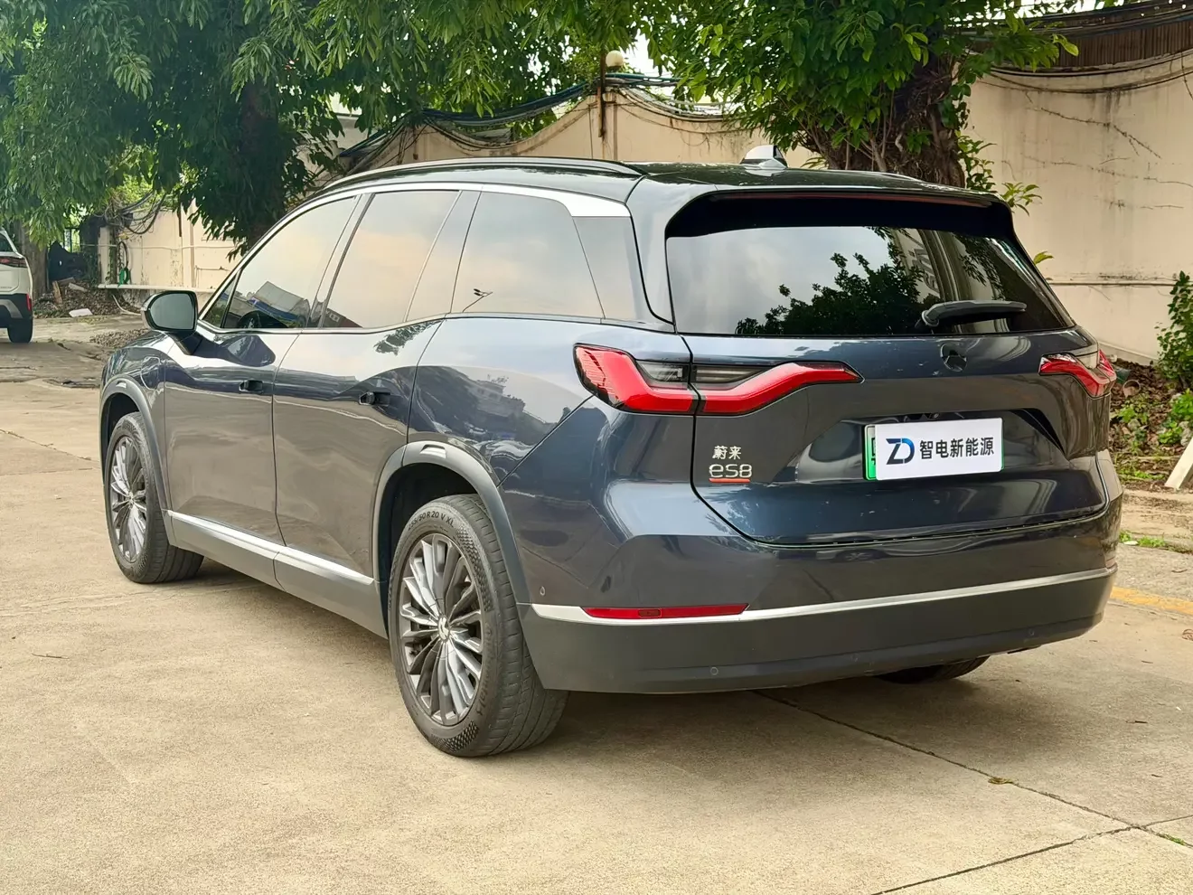 NIO ES8