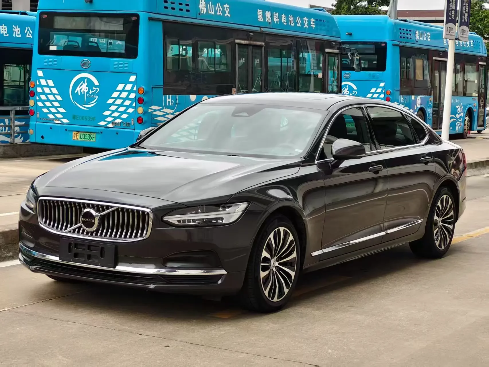 Volvo S90