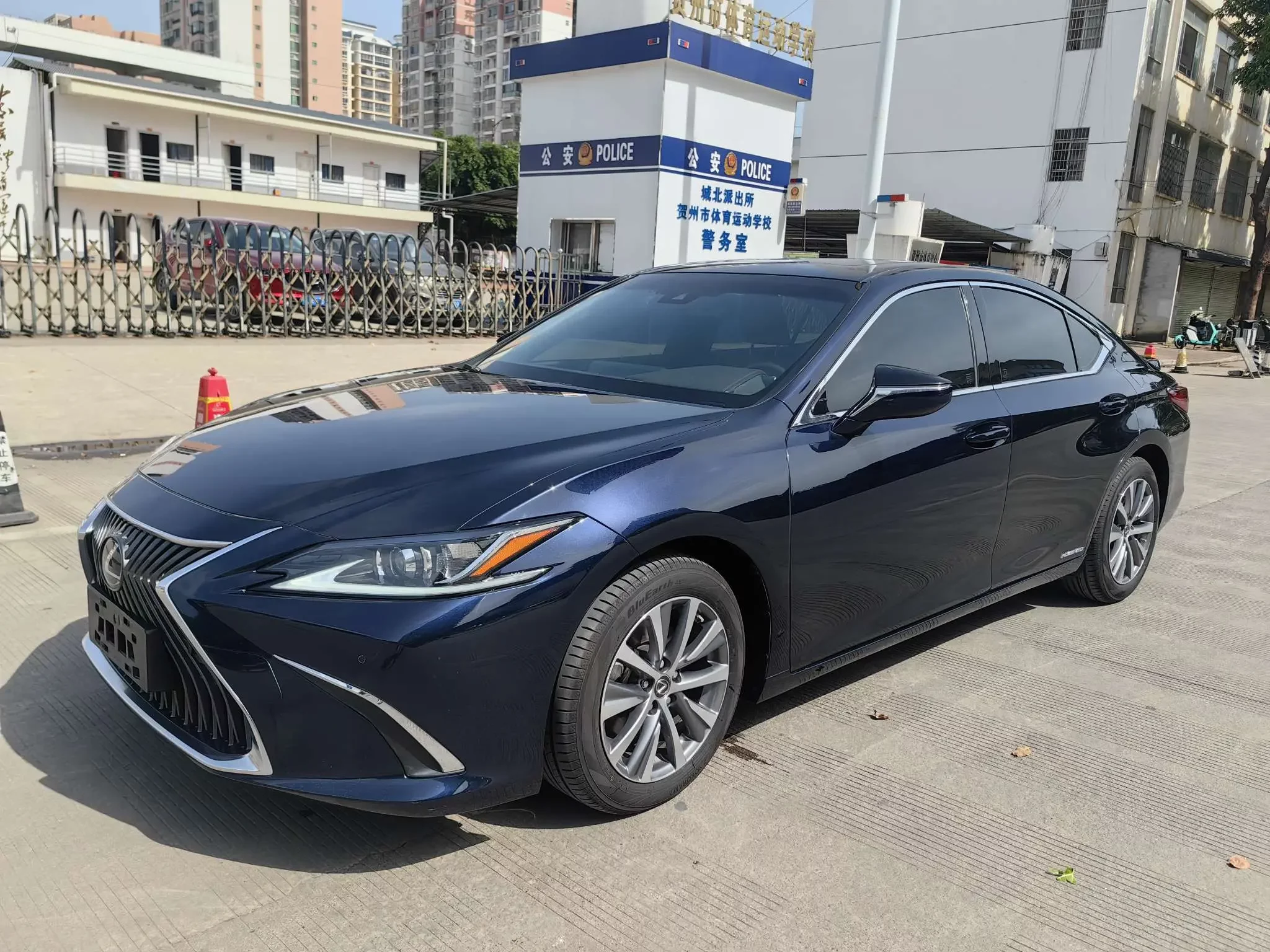 Lexus ES