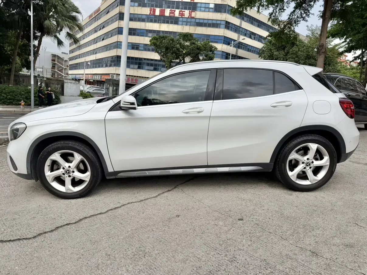 Mercedes-Benz GLA