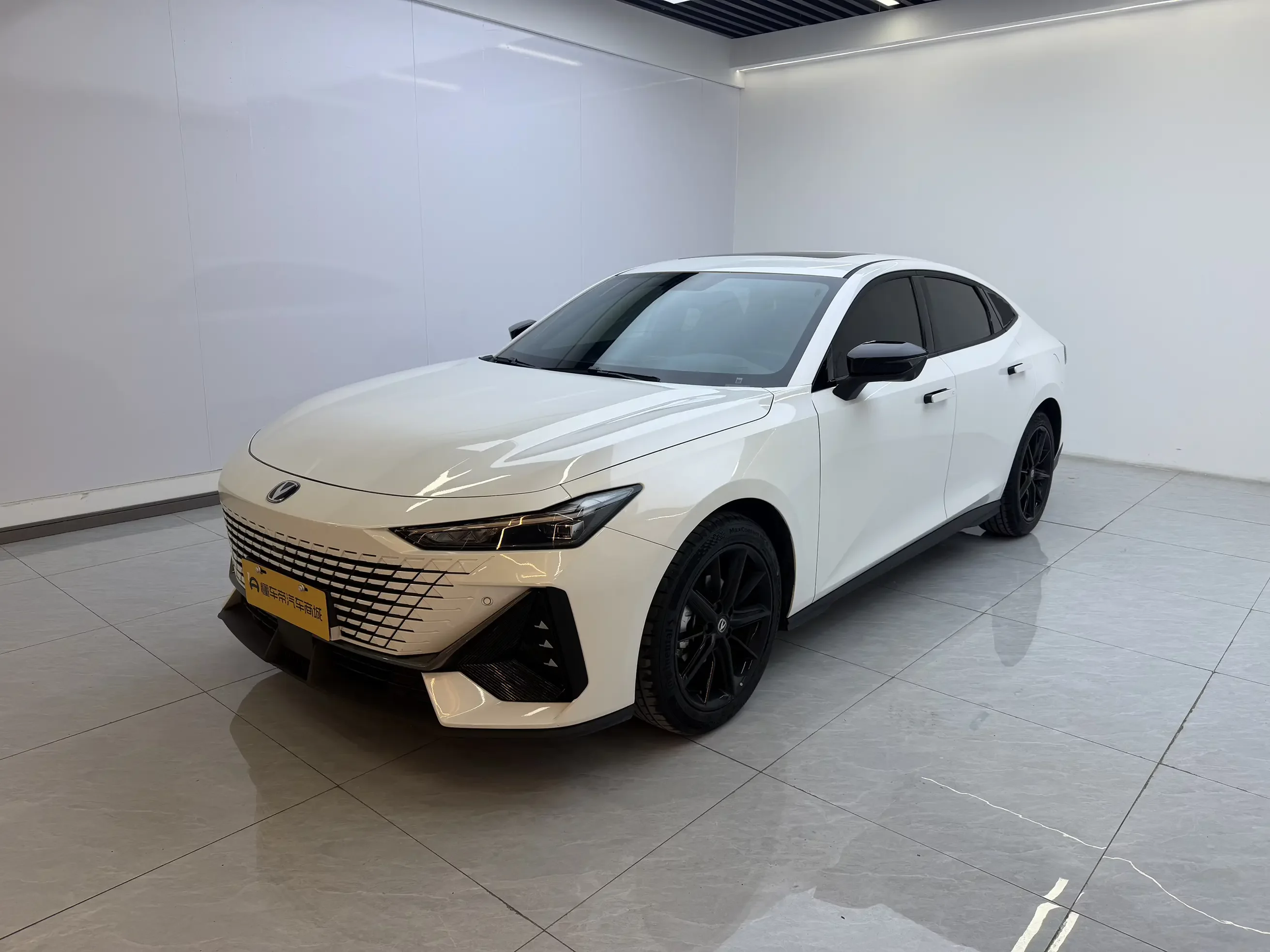 Changan UNI-V  из Китая
