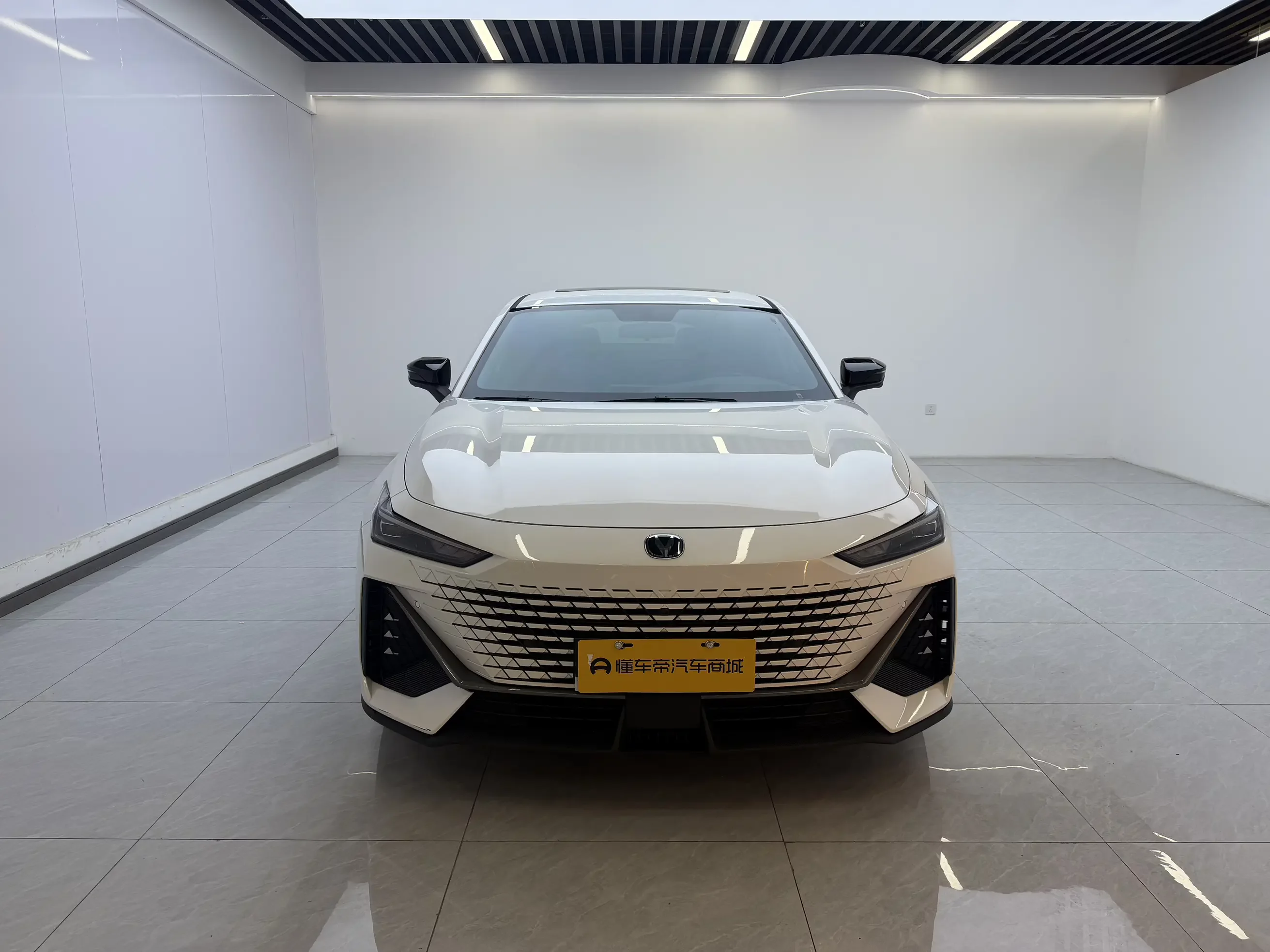 Changan UNI-V  из Китая