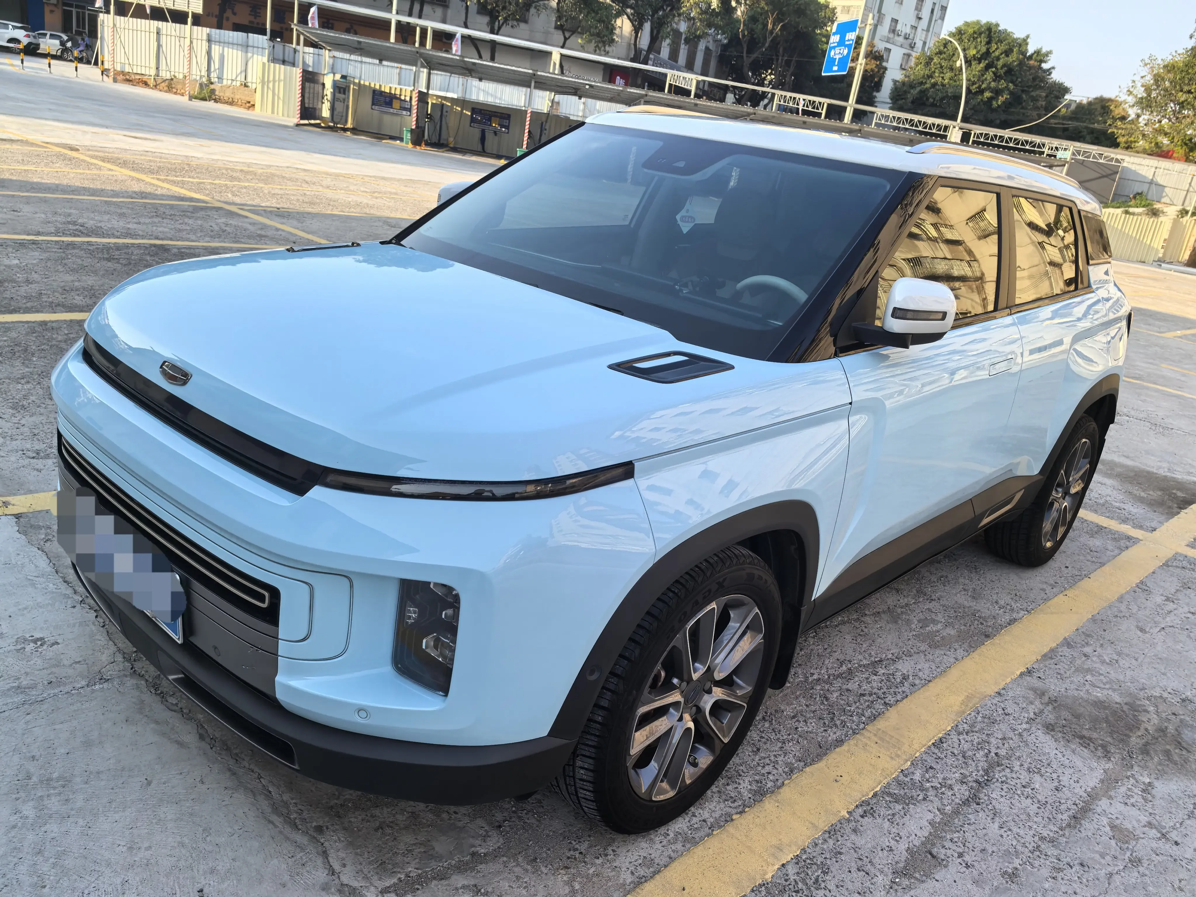 Geely ICON