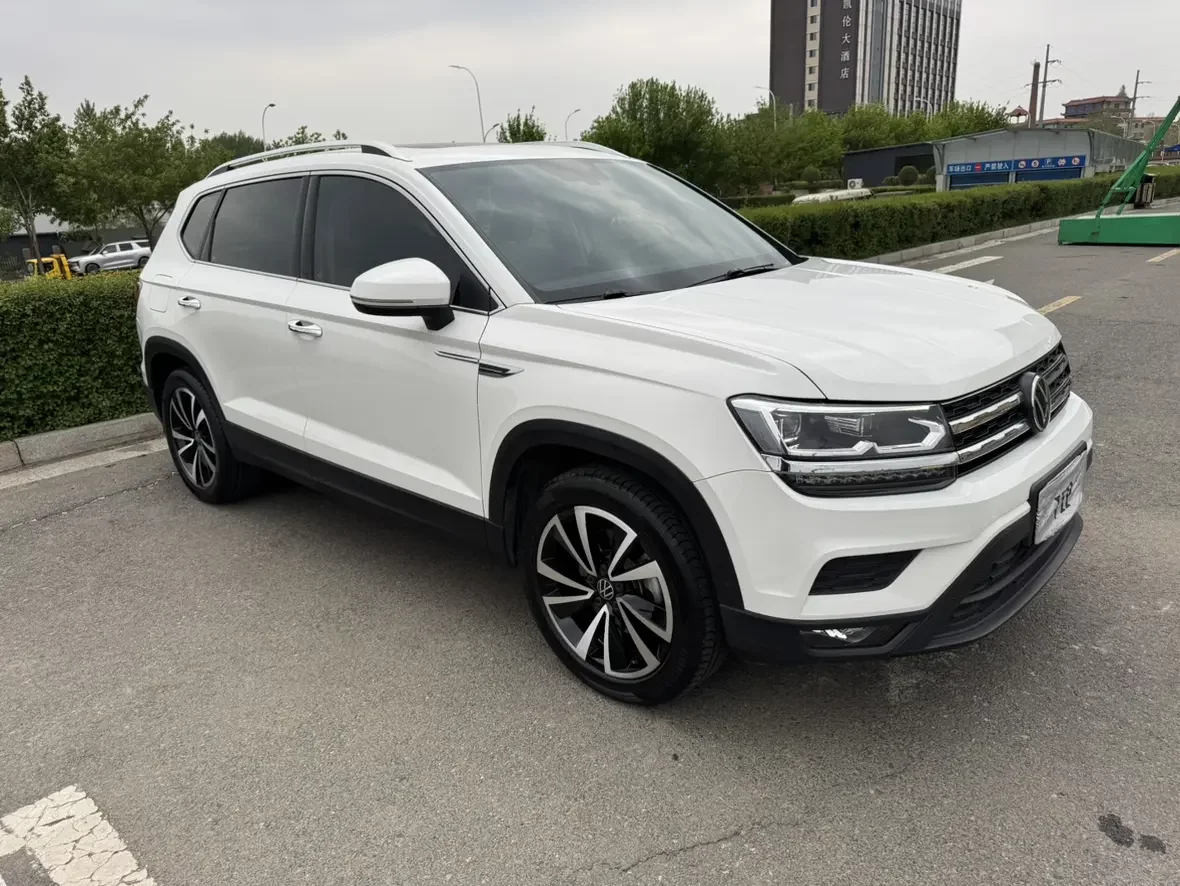 Volkswagen Tharu