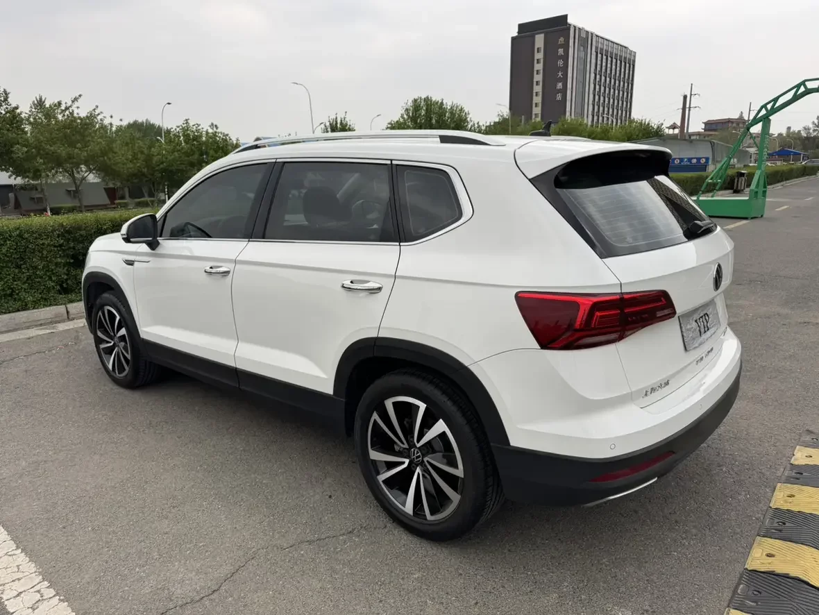 Volkswagen Tharu