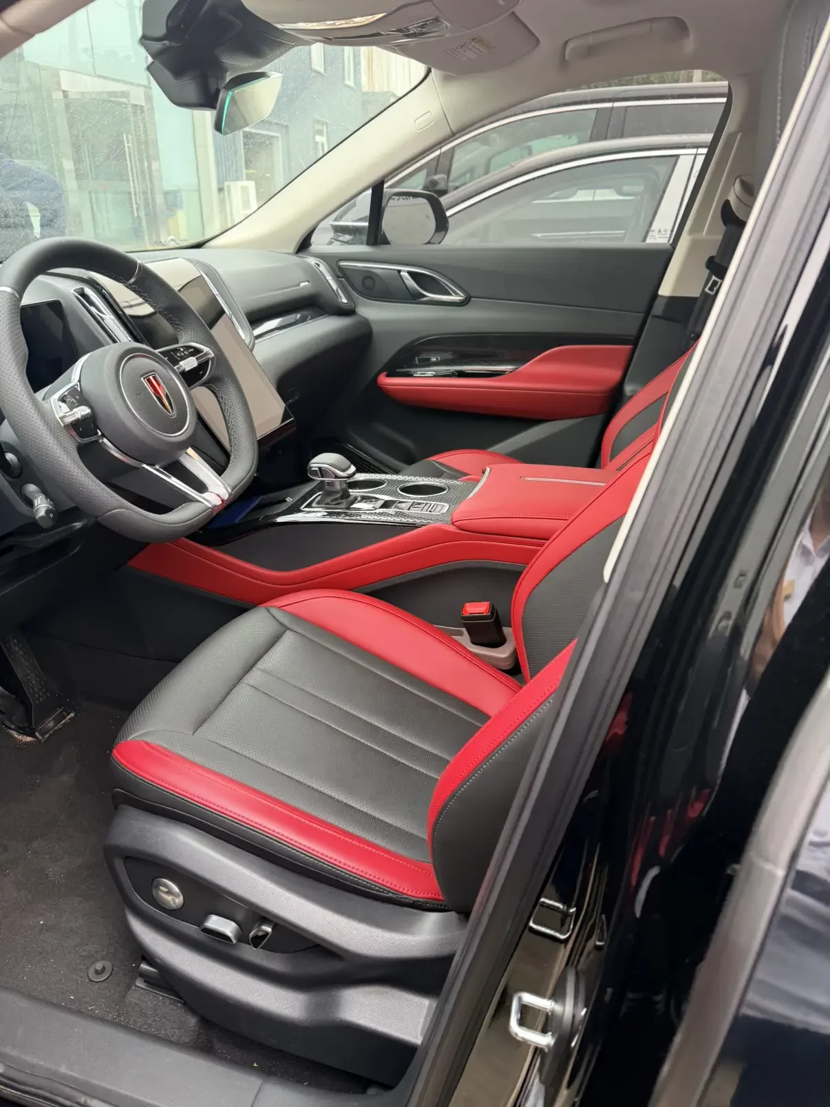Hongqi HS3