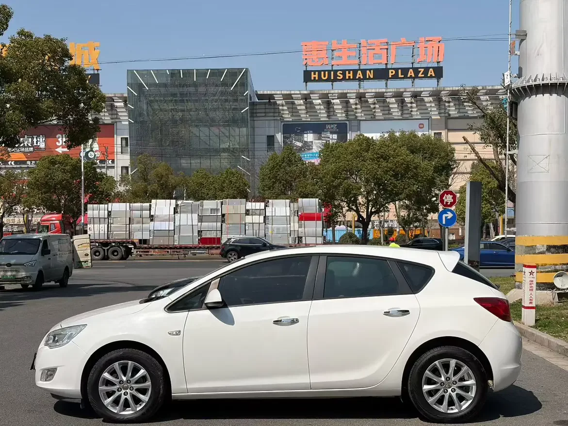 Buick Yinglang