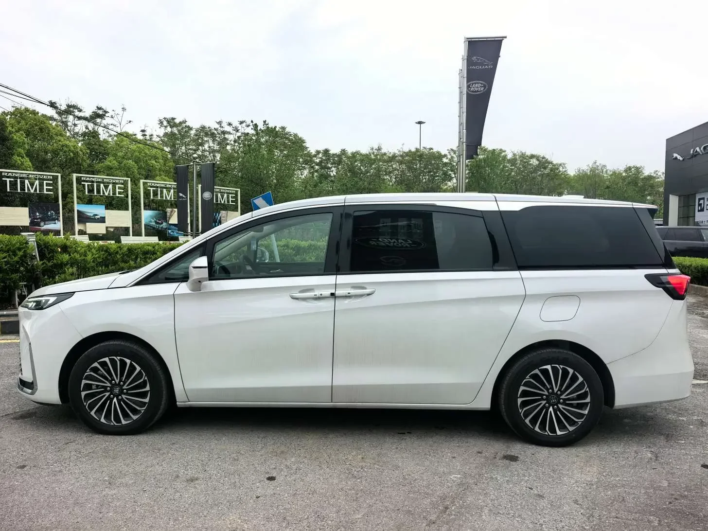 Buick GL8 PHEV