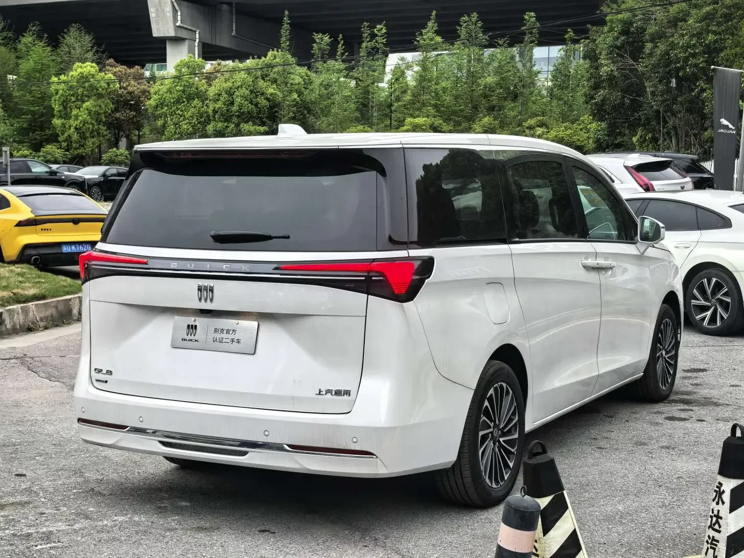 Buick GL8 PHEV