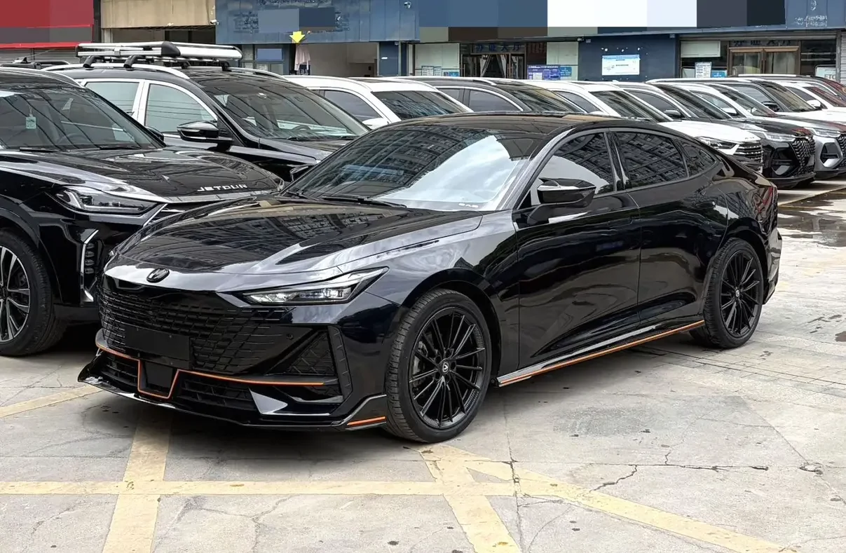 Changan UNI-V  из Китая