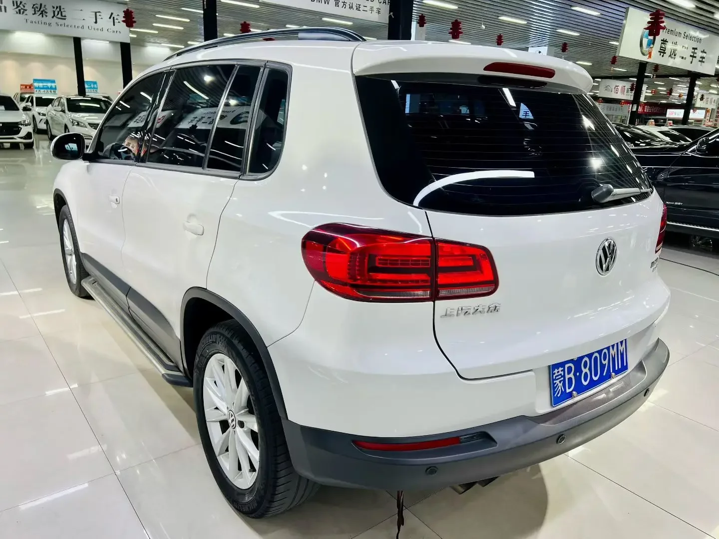 Volkswagen Tiguan (Tharu)