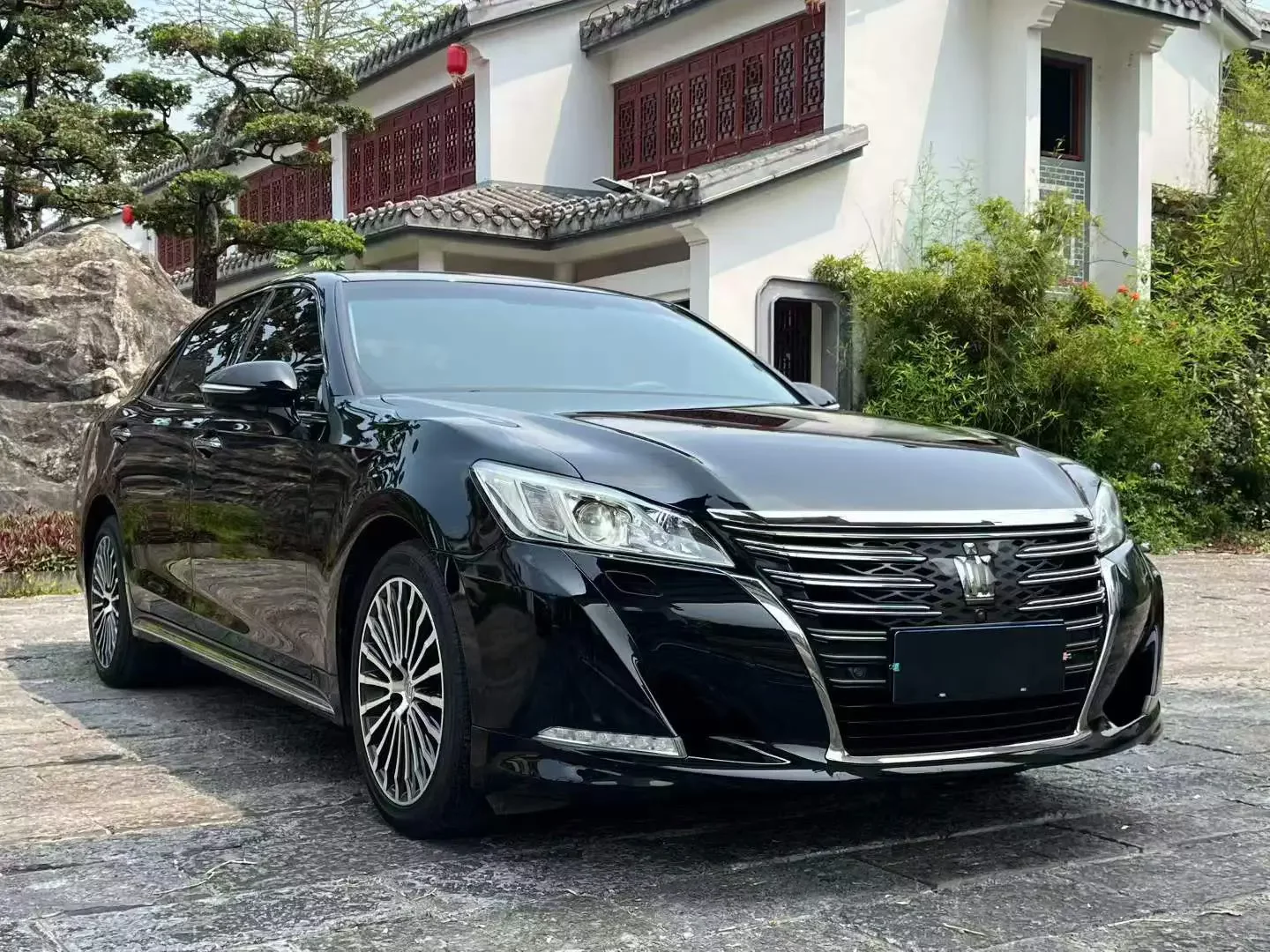 Toyota crown