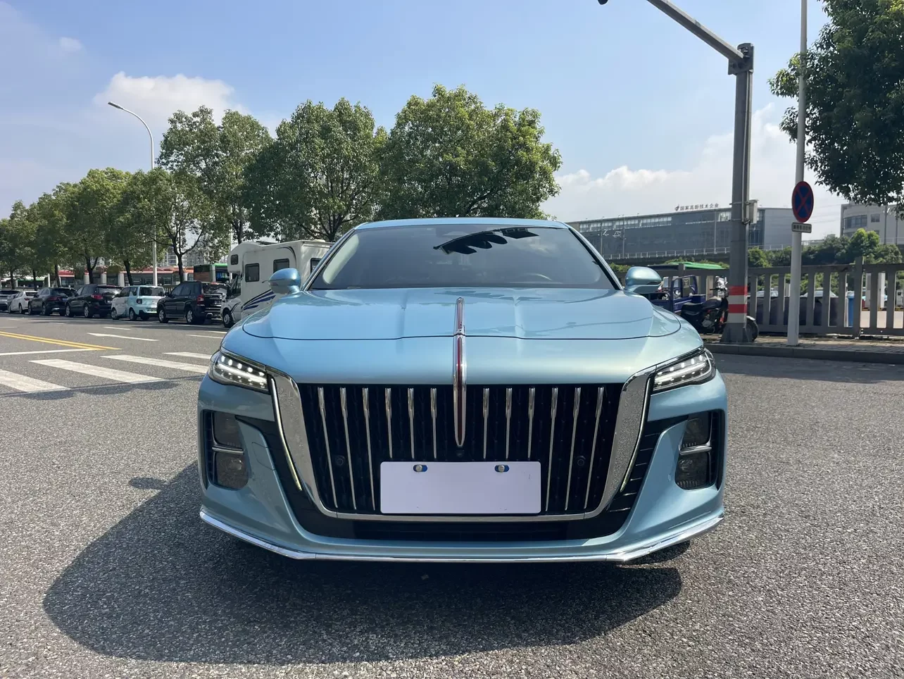 Hongqi H5