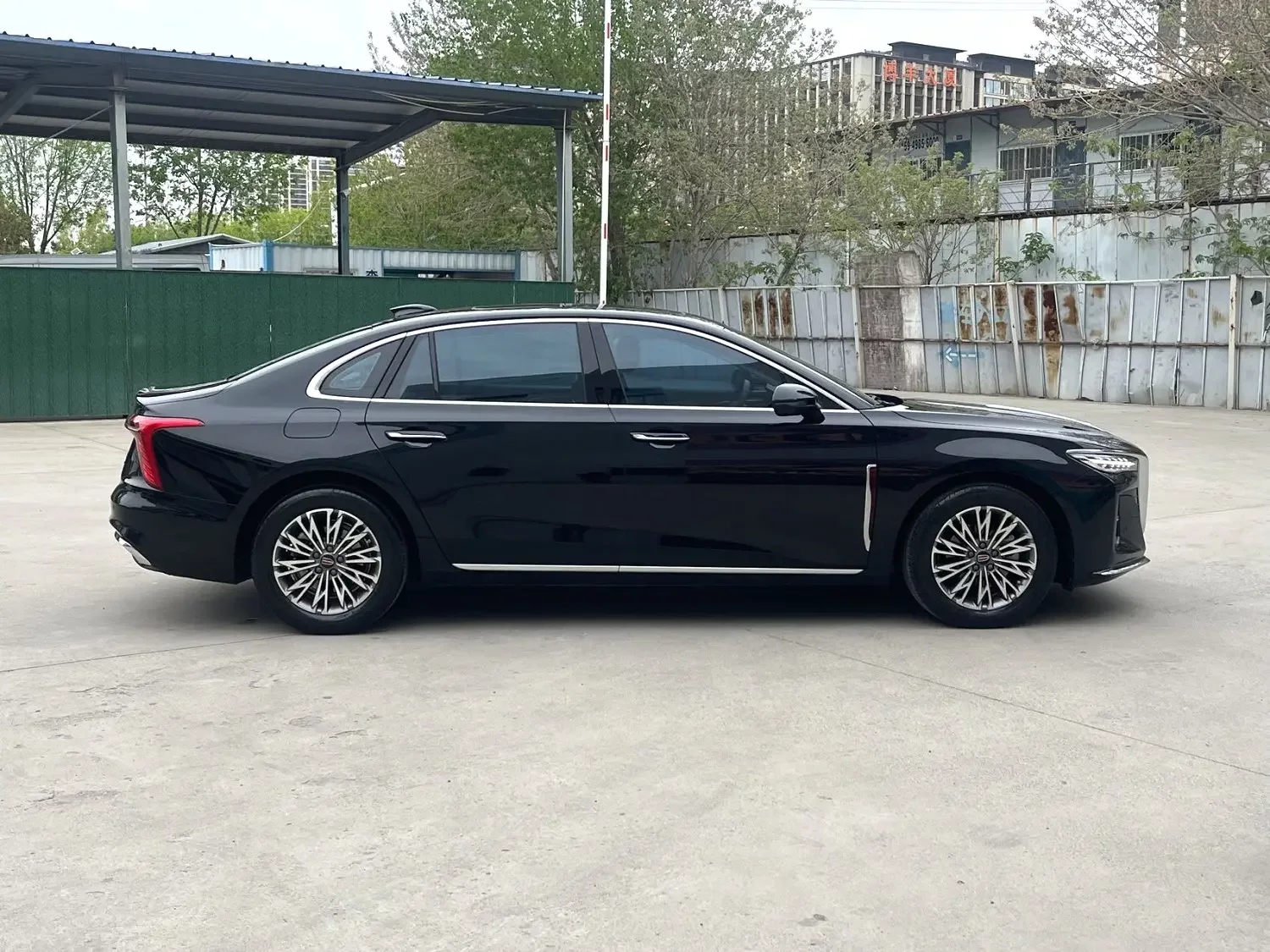 Hongqi H5