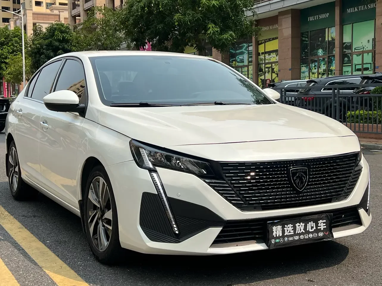 Peugeot 408