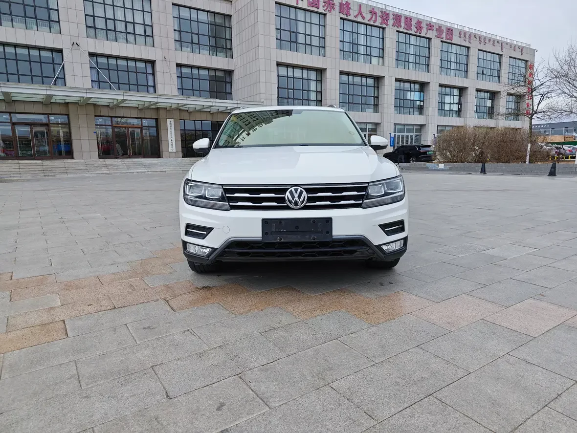 Volkswagen Tiguan L