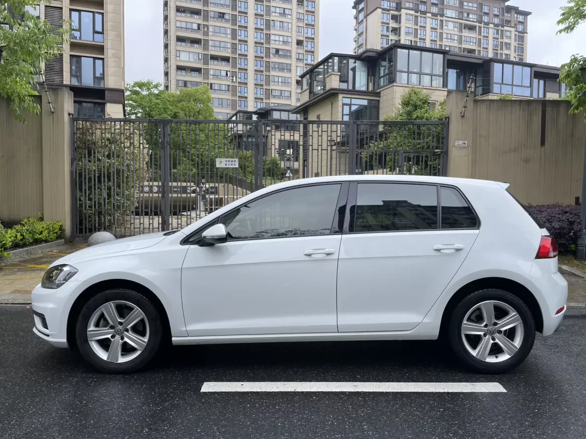 Volkswagen golf