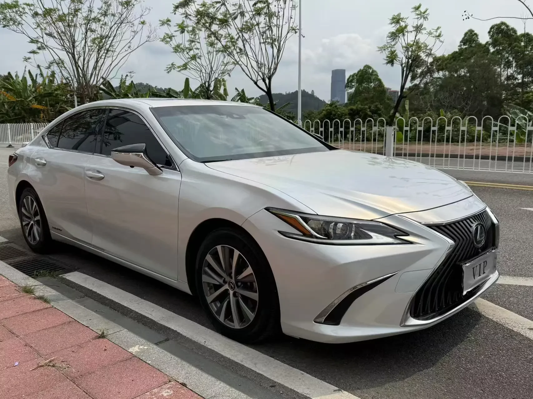 Lexus ES