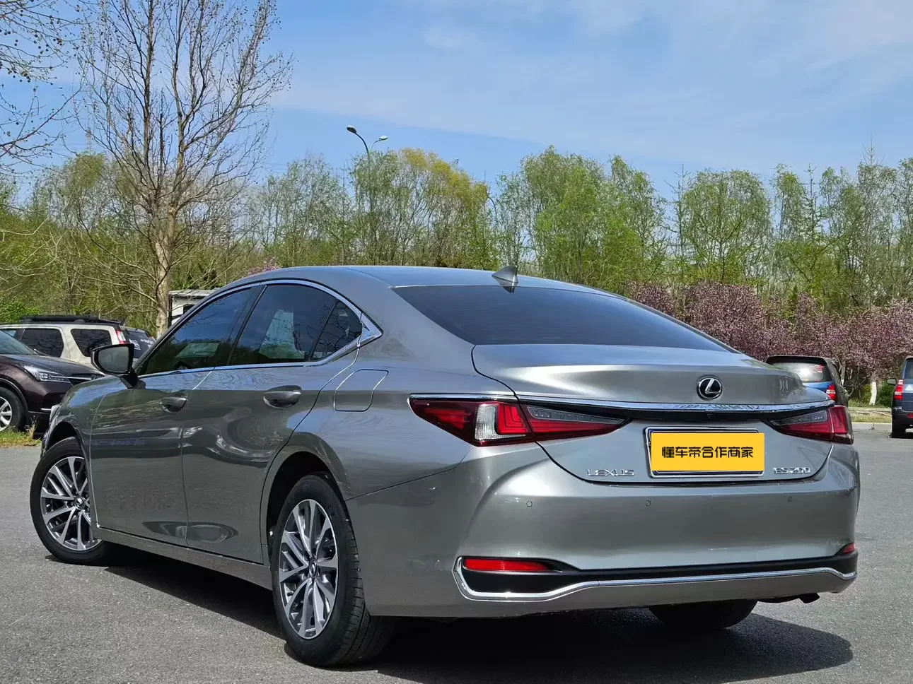 Lexus ES