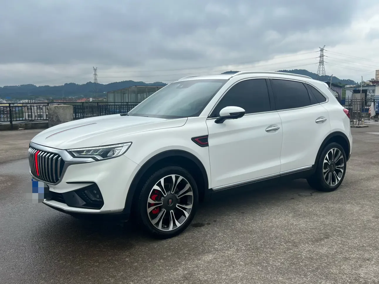 Hongqi HS5