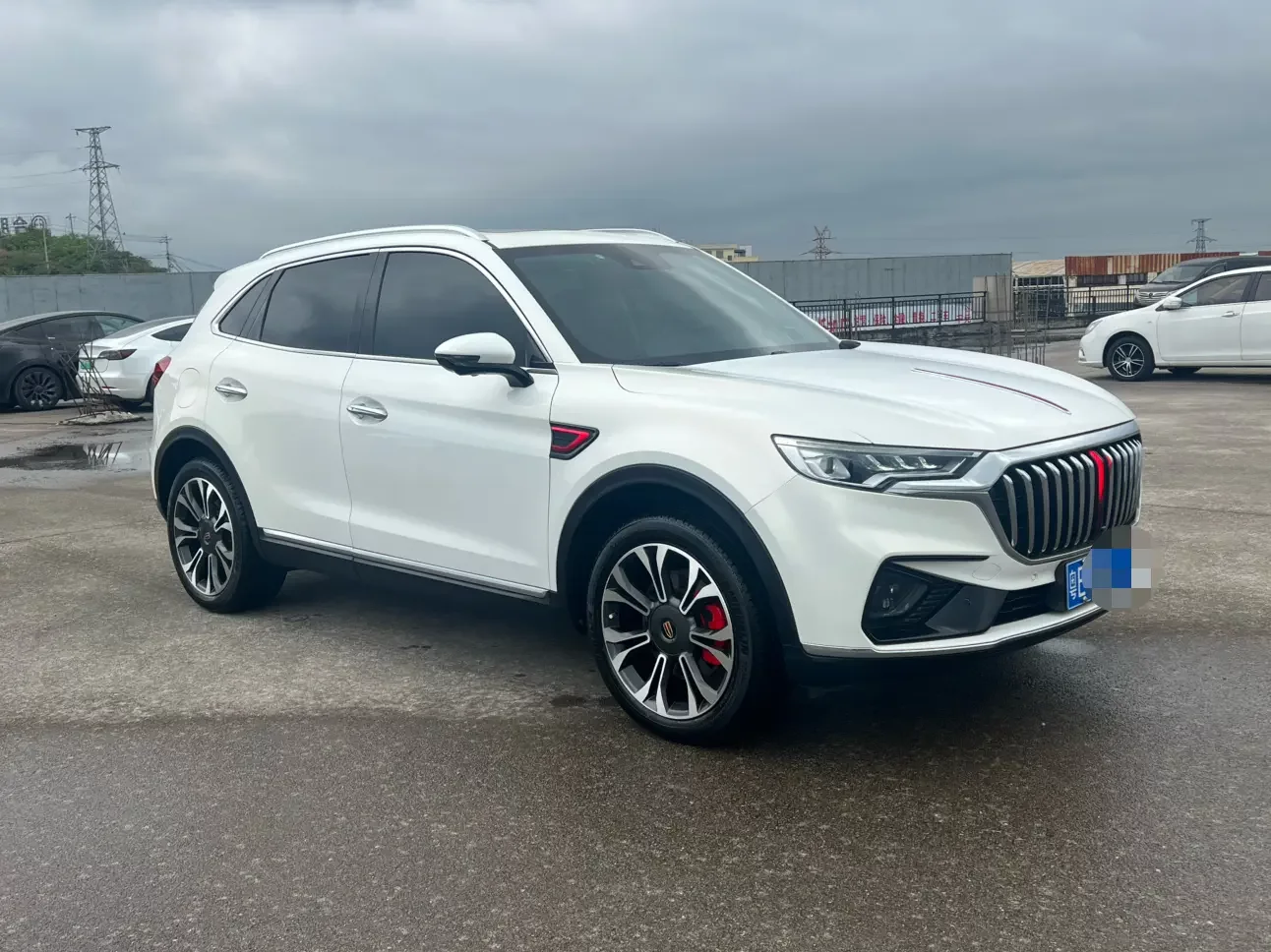 Hongqi HS5
