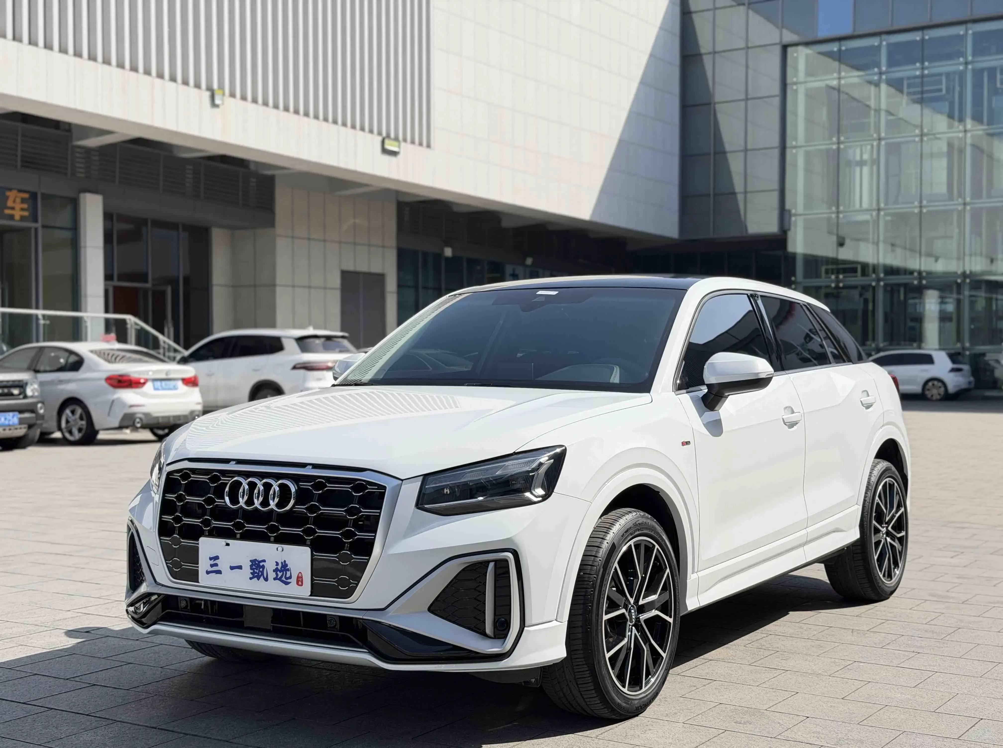Audi Q2L