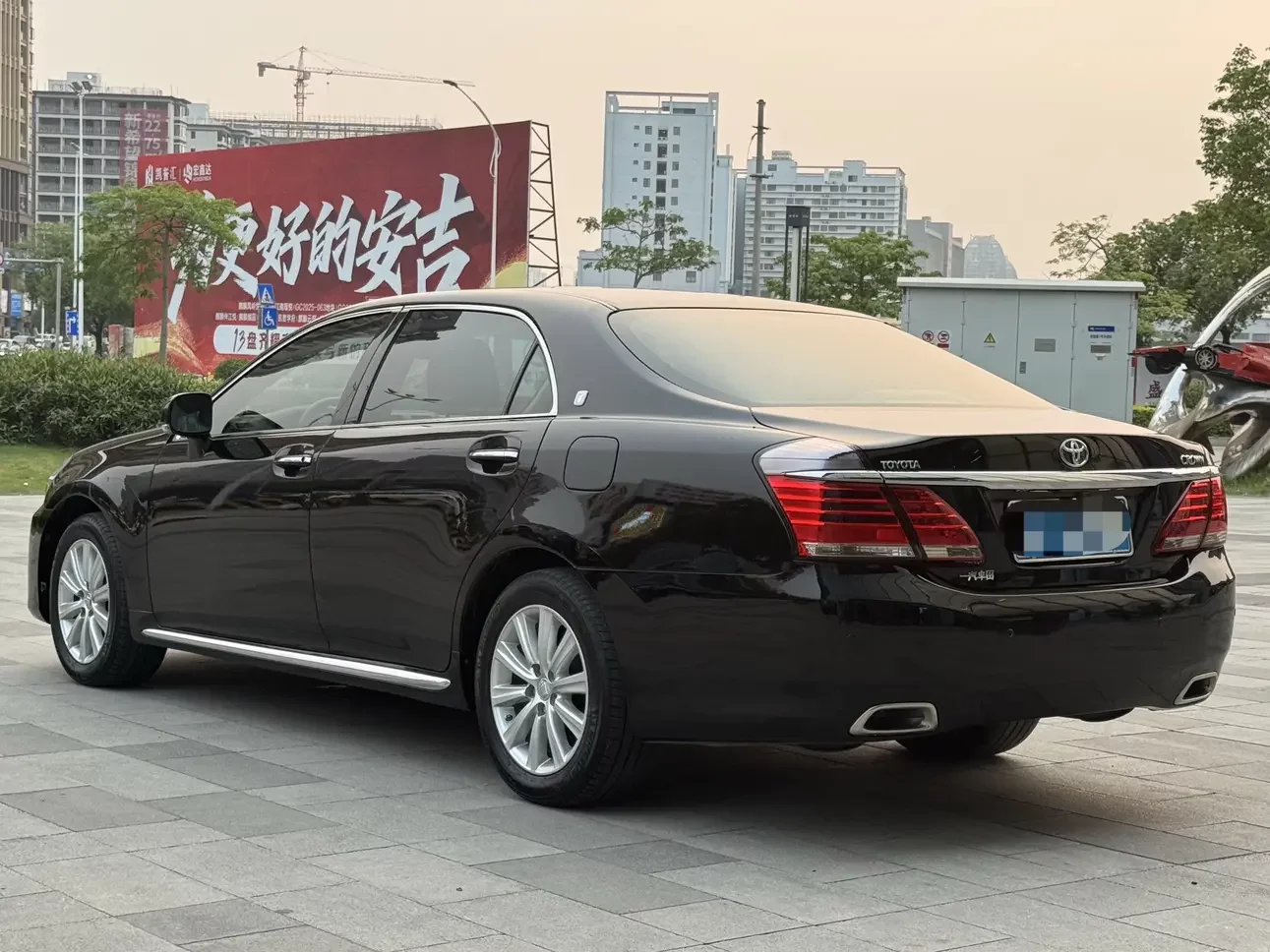 Toyota crown