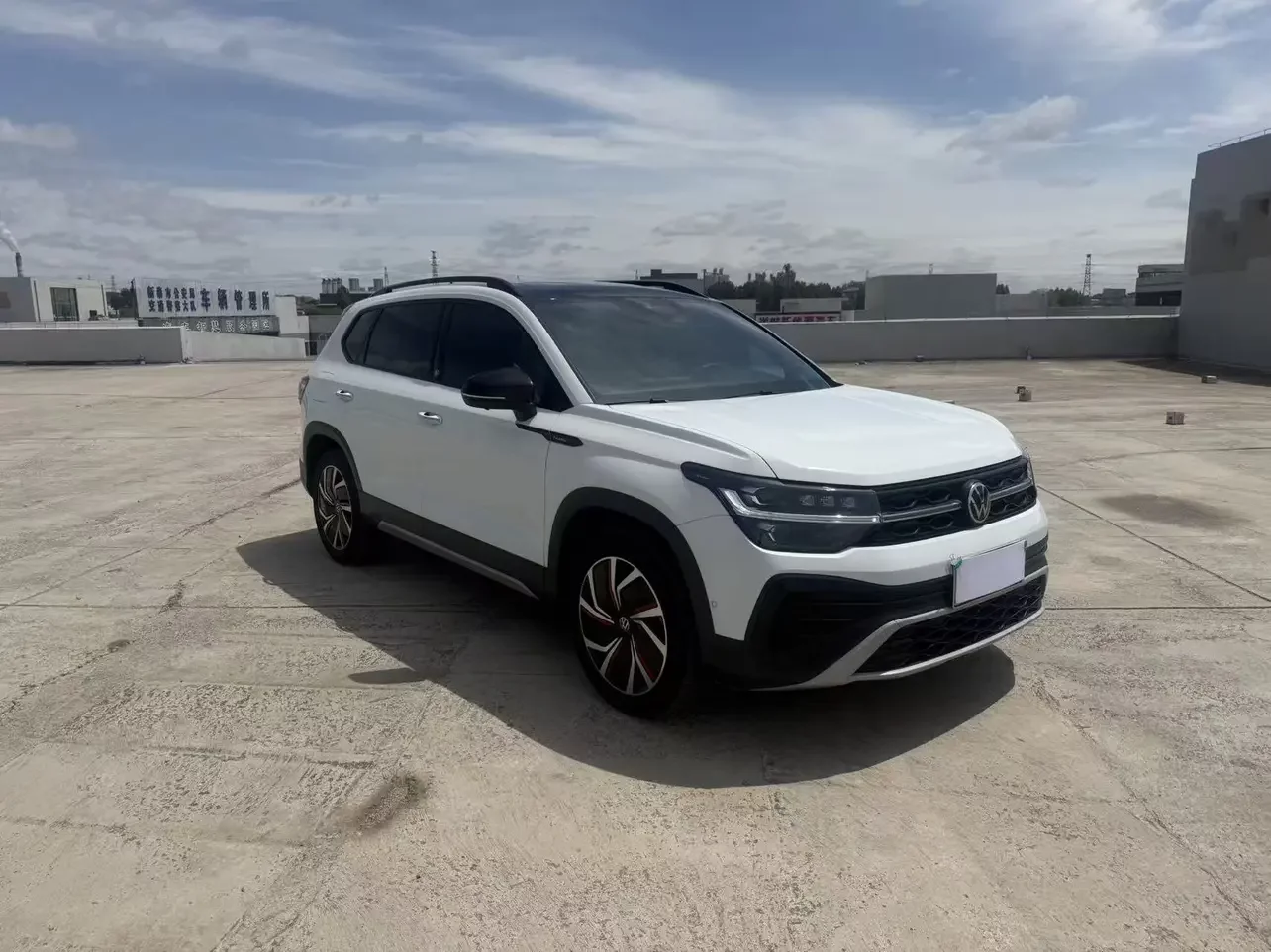 Volkswagen Tharu