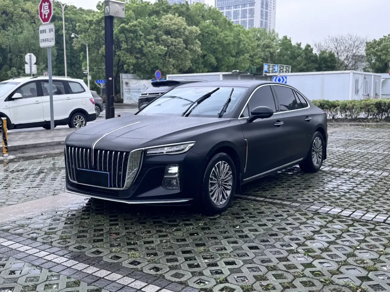 Hongqi H5
