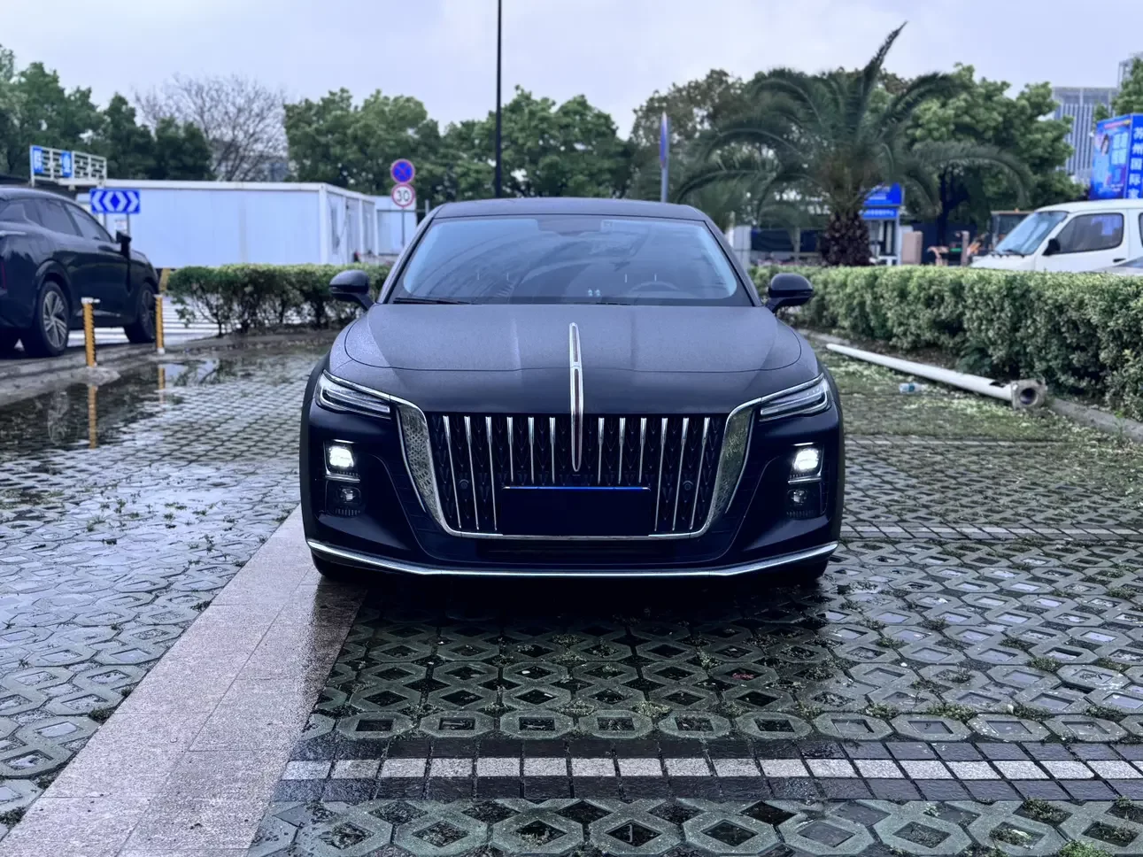 Hongqi H5