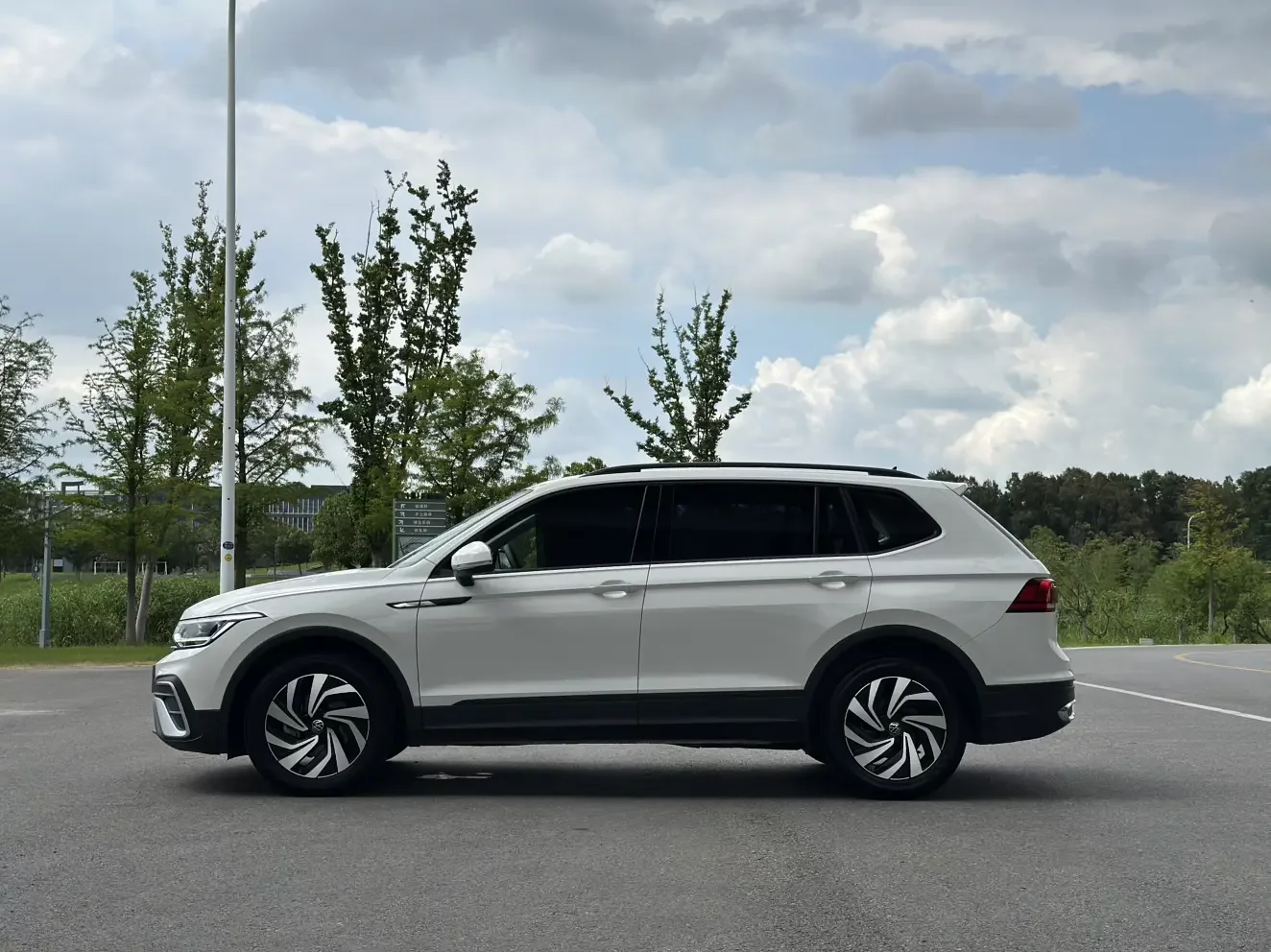 Volkswagen Tiguan L