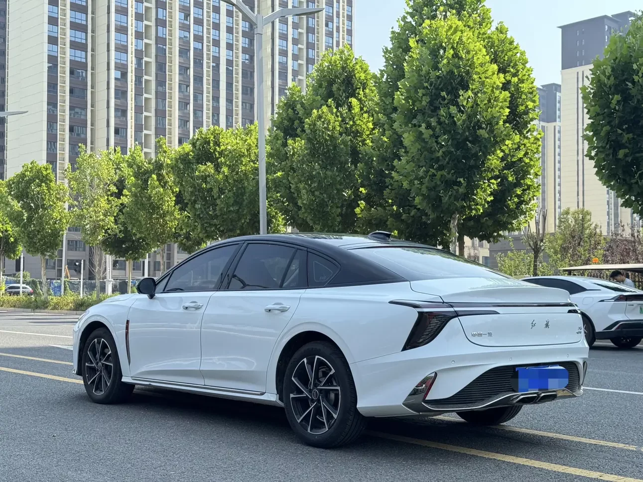 Hongqi H6