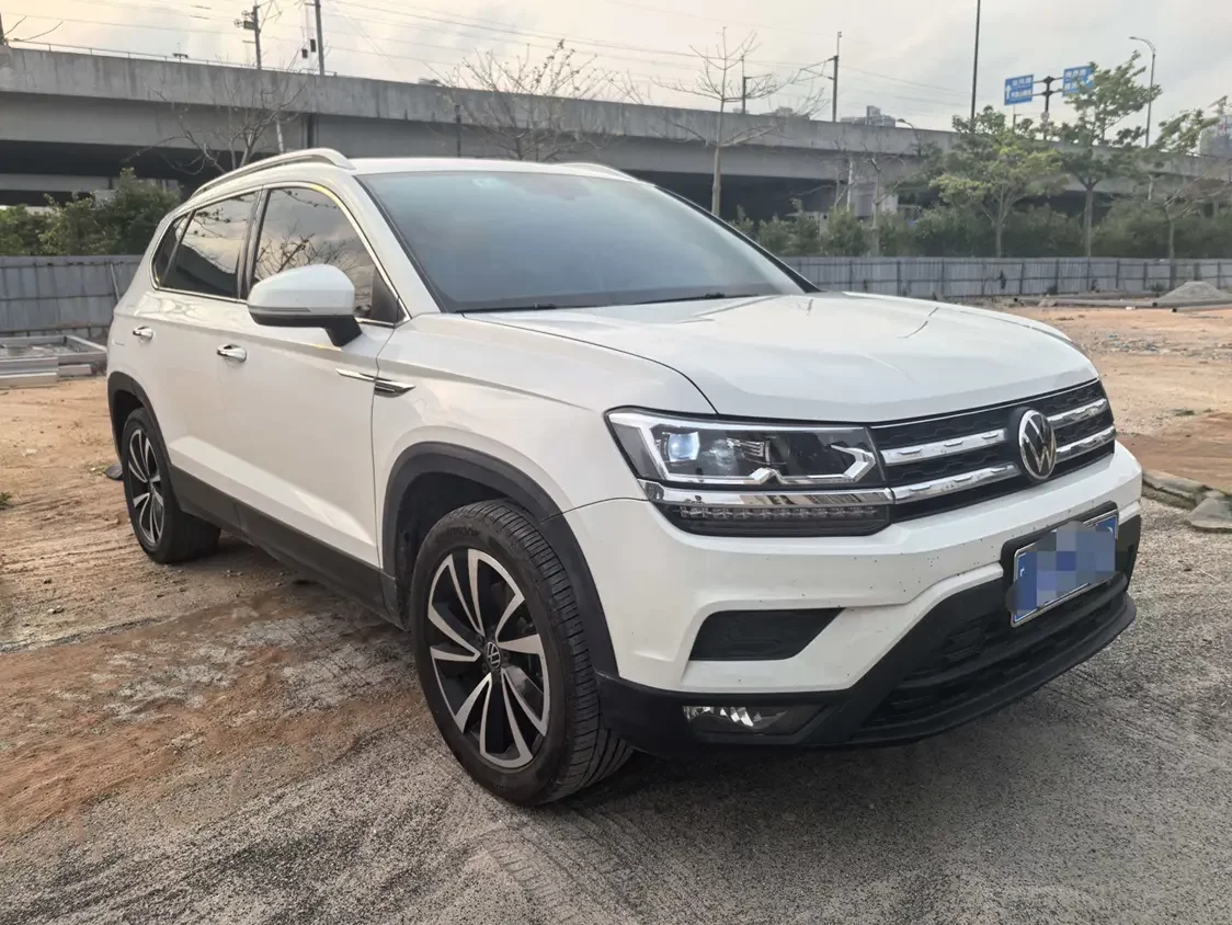 Volkswagen Tharu