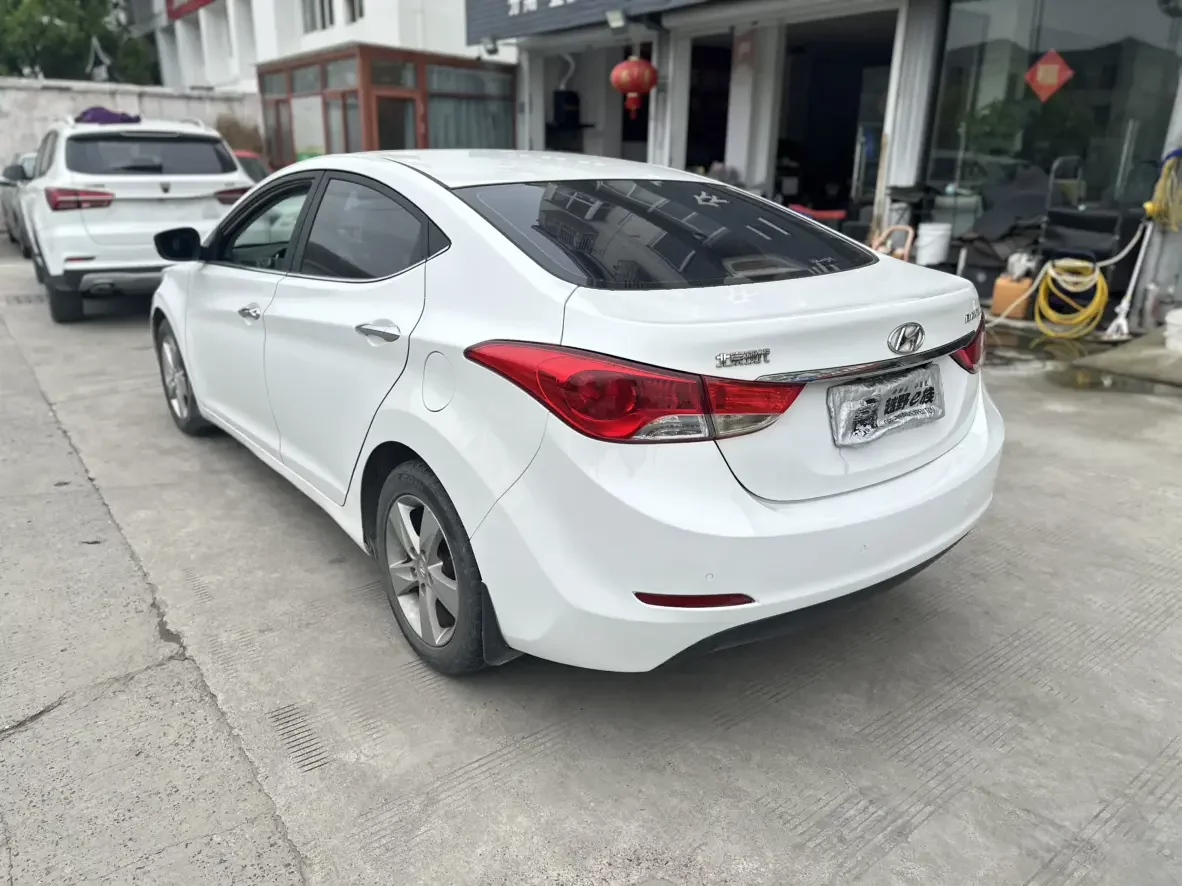 Hyundai Elantra