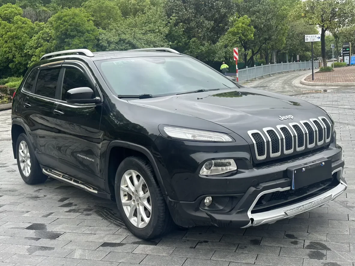 Jeep Cherokee