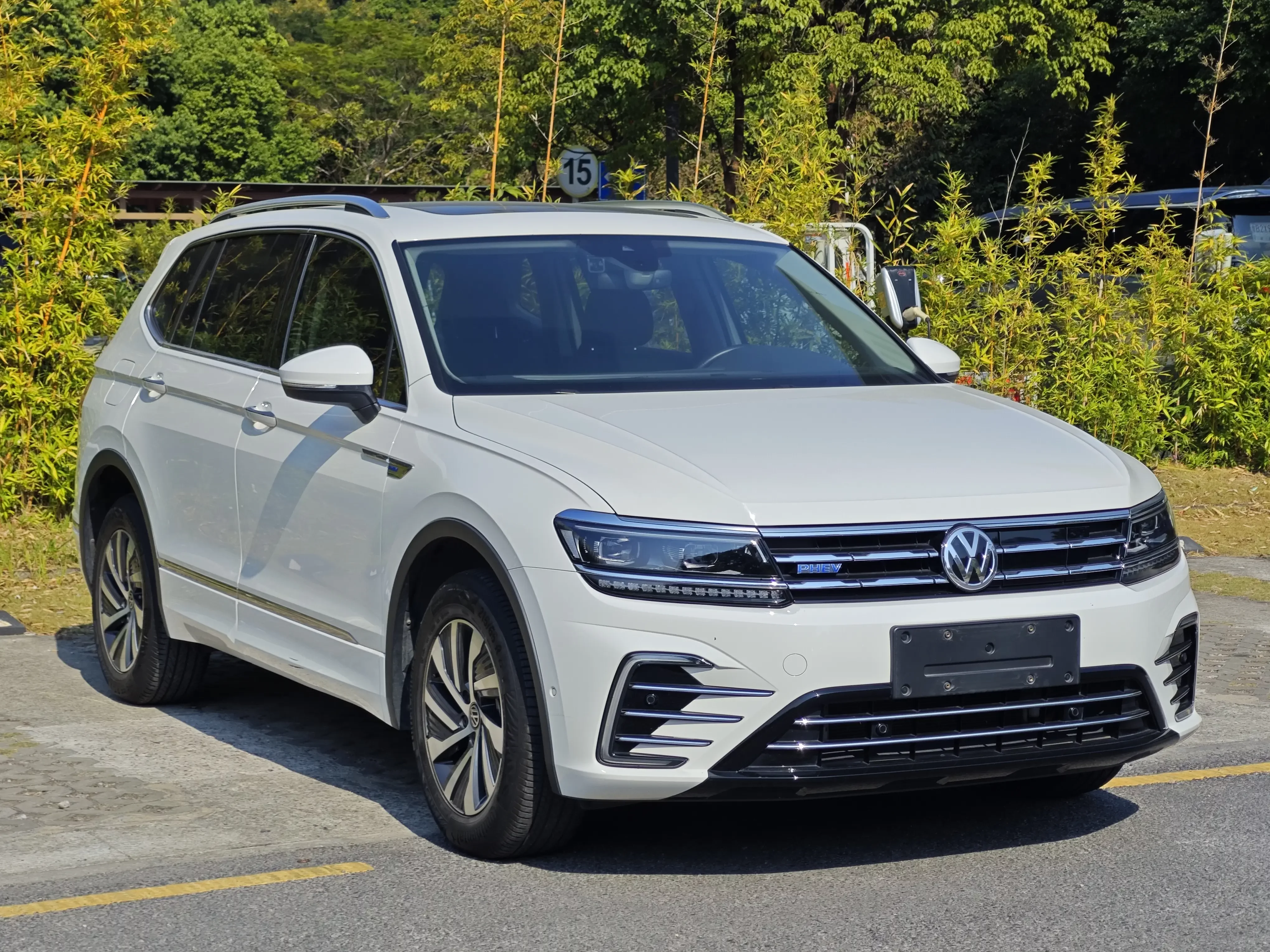 Volkswagen Tiguan L PHEV